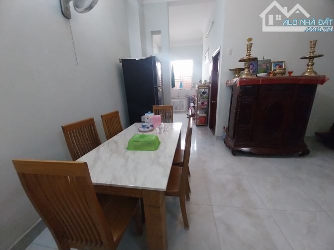 NHÀ BÁN GẤP - 105M2 - 2 TẦNG - SHR - NỞ HẬU - THẠNH LỘC 19 - QUẬN 12.  CHỈ  : 6,5 TỶ TL. - 7