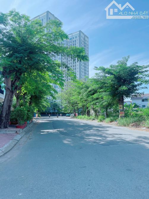 Cần bán lô đất Biệt Thự nền Q - 200m2 căn góc đường 12m KDC 13E Intresco giá 39Tr/m2 - 7
