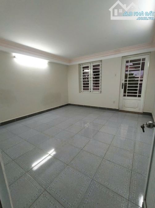 NHÀ 1TRỆT 3LẦU KDC SẦM UẤT NGAY HOÀNG DIỆU 2 4X24M 6P - 7