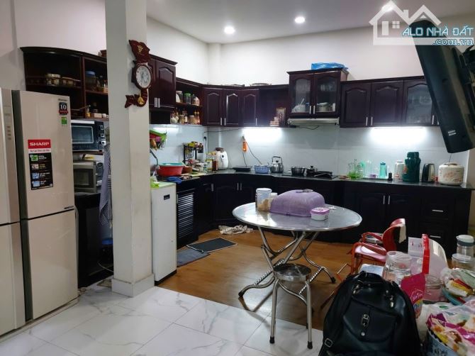 BÁN NHÀ 170M² (8x21M) SÁT AEON MALL TP - HẺM 6M XE HƠI - 21 TỶ TL. - 7