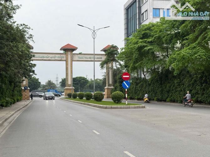 Nhà đẹp nội thất xịn đường ô tô tránh khu Quân Đội 918 Phúc Đồng DT 45m2 . Giá 16.38 tỷ - 7