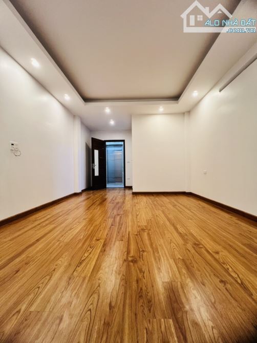 🏡Nhà mới Xuân La - Tây Hồ dt 39m2 nhỉnh 9 tỷ Thang máy xây 6 tầng -  Thang máy , Gần oto - 7