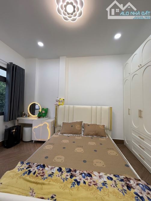NHÀ 3 TẦNG ĐẸP XINH LUNG LINH – NGUYỄN HỒNG ĐÀO – GIÁ CHỈ 5.3 TỶ! - 7