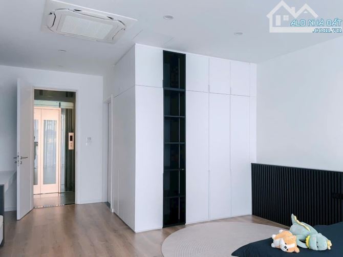 BÁN TOÀ NHÀ 10 TẦNG 1 MẶT PHỐ - 1 MẶT NGÕ - VIEW HỒ VĂN QUÁN - 8