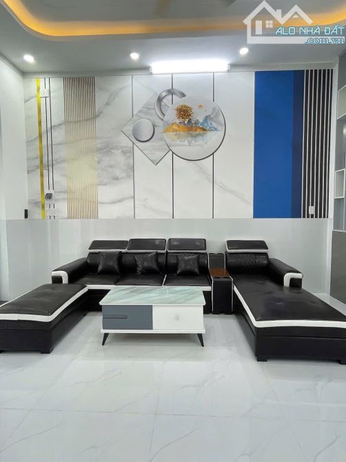 BÁN NHÀ SỔ HÔNG RIÊNG THỔ CƯ ,ĐƯỜNG NHỰA RỘNG 12m.  THUỘC PHƯỜNG TRẢNG DÀI - 8