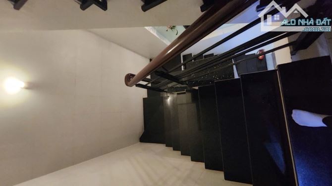 SIÊU PHẨM LÔ GÓC – NHÀ ĐẸP – HẺM XE TẢI – NGANG 5.7M Giá chỉ 8.95 tỷ – P.14, Quận Gò Vấp - 8