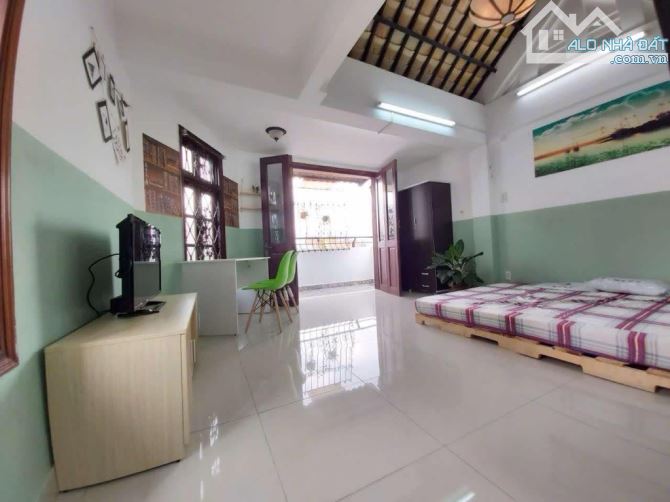 Nguyễn vănTrỗi, ngay sau UBND QuậnHẻm xe hơi, 3 mặt tiền, 72m2, 5 tầng BTCT 5m X 14m, 11,5 - 8