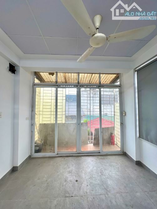 Trung tâm - Kinh doanh - Tầm tiền hiếm - Vị trí đẹp một nhà ra ô tô - 8