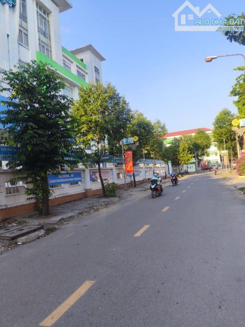 NHÀ 4 TẦNG HẺM XE HƠI THÔNG - NHÀ MỚI .60m2 Ngang 4.4 BÌNH TÂN. - 8
