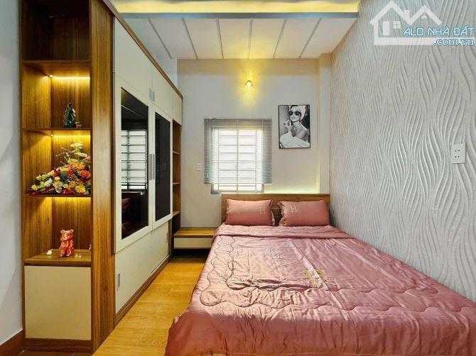 Mua ngay căn nhà 2 tầng ngay nhà Nguyễn Thiện Thuật, Quận 3. Giá: 4 Tỷ 020 / 52m2. SHR - 9