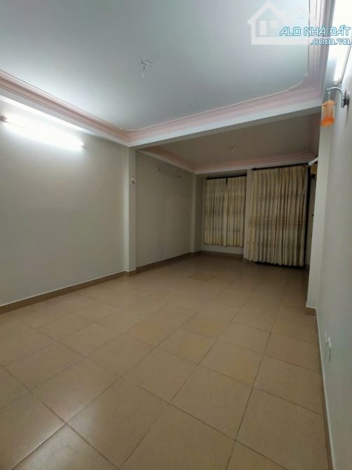 NHÀ 1TRỆT 3LẦU KDC SẦM UẤT NGAY HOÀNG DIỆU 2 4X24M 6P - 9