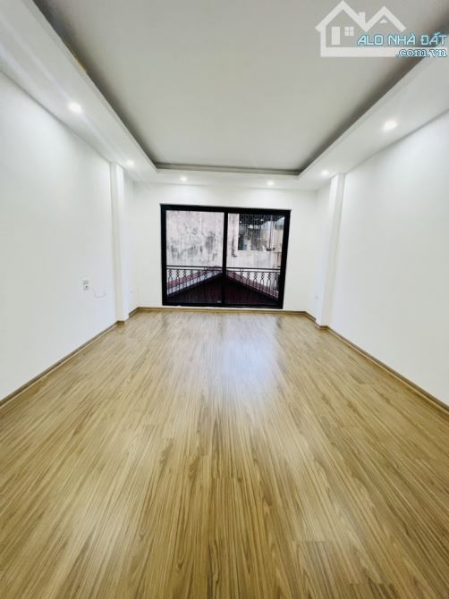 Bán nhà Văn Chương - Đống Đa. 36m2 X 6 tầng Thang máy - 9
