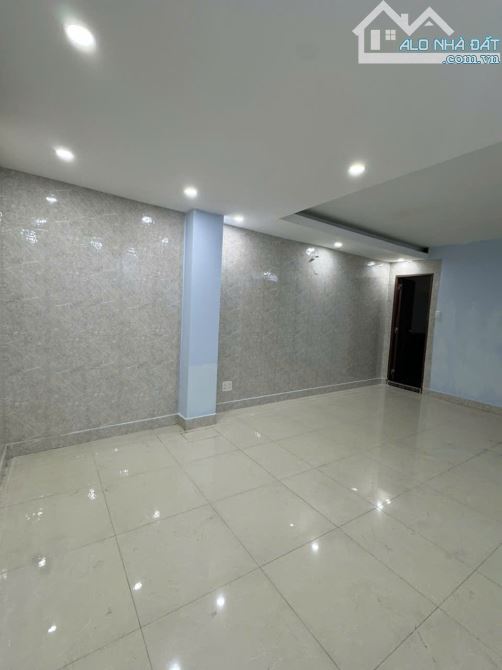 Bán Toà Nhà Mặt Tiền số 8 Nguyễn Thái Học 4x20 ngay Cầu Ông Lãnh-Võ Văn Kiệt 8 Tầng 46 Tỷ - 9