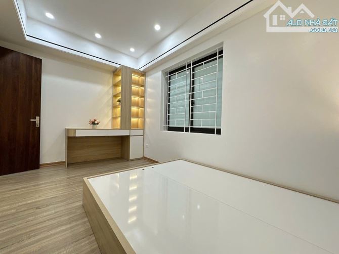 Bán căn 3 ngủ view hồ (ảnh tự chụp) toà OCT2 - ĐN2 Bắc Linh Đàm, Hoàng Mai - 9