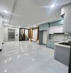 - Bán nhà đường Trần Cung, sát phố, nội thất xịn sò, 52m2, 10.8 tỷ.