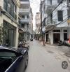 VỊ TRÍ VÍP BÁCH KINH XÂY GIÁ HƠN 7 TỶ 32m  5 TẦNG MT4 m KINH DOANH  CỰC KỲ SẦM UẤT