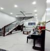 - Bán nhà đường Trần Cung, sát phố, nội thất xịn sò, 75m2, 12 tỷ.