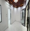 Vị trí Đắc địa, chính chủ bán căn hộ tập thể tầng 1 Nguyên Hồng, 2PN, giá chỉ 4.03 tỷ. KD