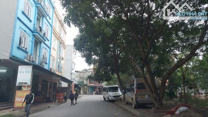 Bán lô Đất Bịêt Thự tại Dự án Đông Đô Đại Vi - Đại Đồng -Tiên Du Nhìn Vườn Hoa  ⛰️DT 180m2