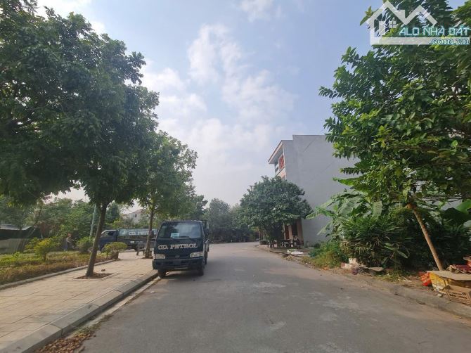 👉👉 BÁN Đất 2 lô liền giãn dân XUÂN Ổ B - VÕ CƯỜNG. Nhìn chếch vườn hoa xanh mát . Thoáng