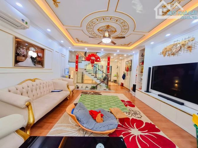Cực hiếm! Lô góc 2 thoáng, Nguyễn Chánh, Cầu Giấy, 68m2, 6T, oto tránh, KD đỉnh, hơn 25 tỷ