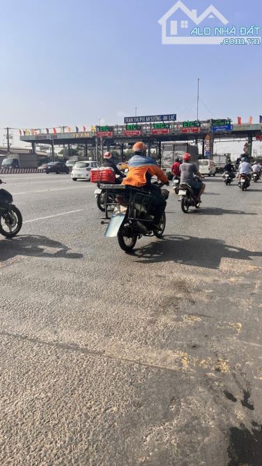 bán xưởng 6500m2 trạm thu phí An Sương.Bình Hưng Hòa B.Bình Tân