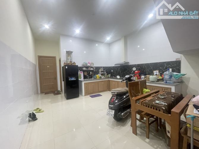 Bán nhà mặt tiện Trương Văn Hiến, Ngũ Hành Sơn, 90m2 có 4 tầng, giá nhỉnh 8 tỷ.