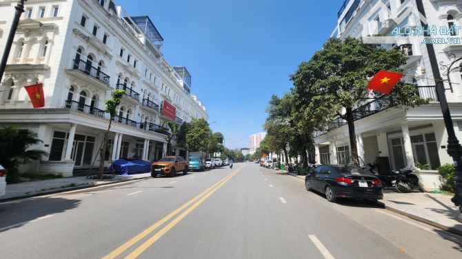 LOUIS CITY ĐẠI MỖ TRỤC CHÍNH KĐT DT120 5 TẦNG MT 6M