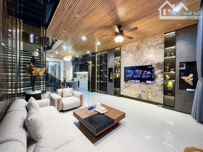 NHÀ ĐẸP ĐƯỜNG 10M5 TRẦN NGUYÊN ĐÁN- VEN BIỂN HÒA MINH