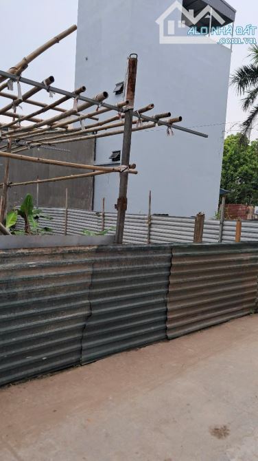 BÁN ĐẤT GIANG BIÊN 45M2, MT 5M, NGÕ NÔNG, GẦN Ô TÔ TRÁNH, 5.5 TỶ.