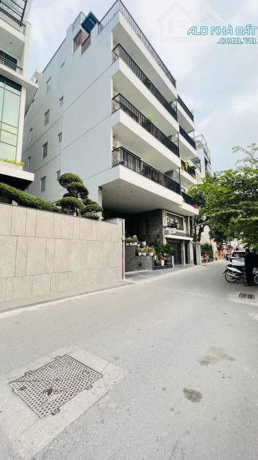 Bán Biệt thự  Mặt phố Nghi Tàm Tây Hồ. Diện tích 140m. Giá 75 tỷ