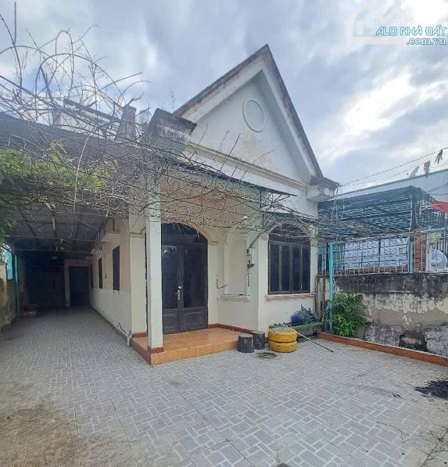 Căn góc 2 Mặt tiền  -Cách Hà Huy Giáp 100M- Hẻm xe hơi- 8 x 22m -  Nhỉnh 6 TỶ