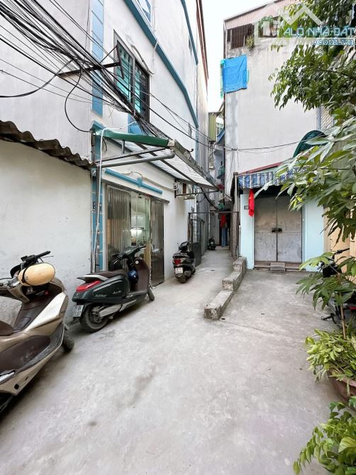 Bán nhà cấp 4 phố KIM NGƯU.  60m. Lô góc. Kinh doanh. Cách mặt phố 50m. Giá 7.6 tỷ. C
