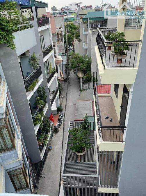 BÁN NHÀ GIẢI PHÓNG, Ô TÔ VÀO NHÀ, KINH DOANH, GẦN PHỐ, 55M2 GIÁ CHỈ 15.X TỶ