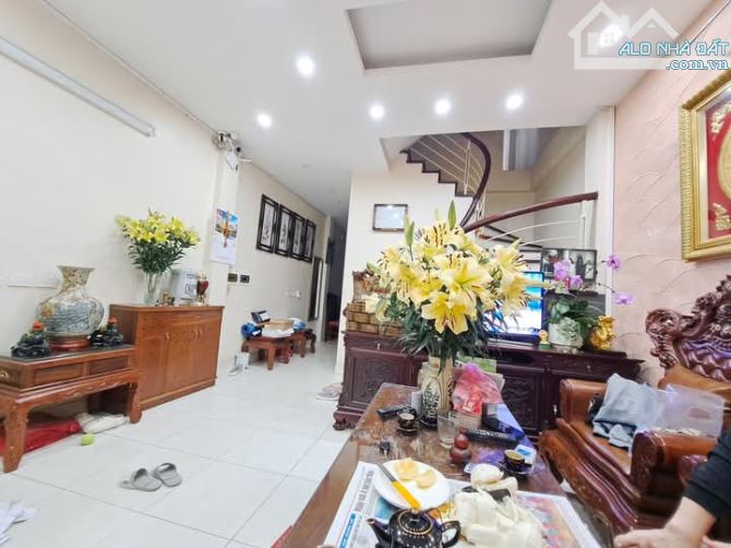 BÁN NHÀ MẶT PHỐ TRUNG LIỆT – GẦN NGÃ BA NGUYỄN VĂN TUYẾT – VỊ TRÍ VÀNG KINH DOANH  Diện tí