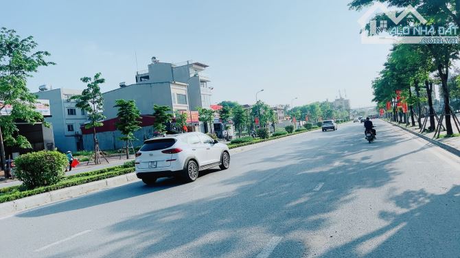 HOA HẬU PHÂN LÔ ĐƯỜNG THÔNG Ô TÔ TRÁNH KINH DOANH 410M NGUYÊN KHÊ ZÁ ĐẸP