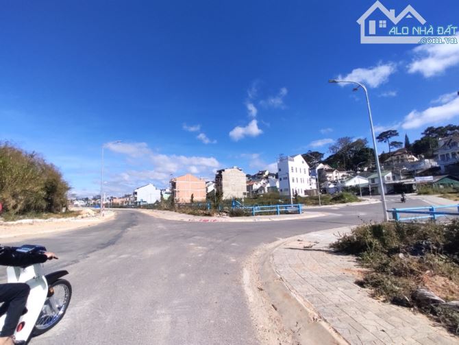 ✨🏡✨ Cần bán Đất Nhà Mặt Tiền, đường Phạm Hồng Thái, P.10, Đà Lạt . Cạnh siêu thị GO.