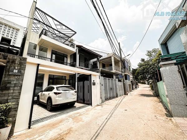 NHÀ 3 TẦNG CÁCH LÊ NGÔ CÁT 100m 👉 Kiệt Ô tô đường Lê Ngô Cát, P. Thuỷ Xuân. Cao ráo mát m