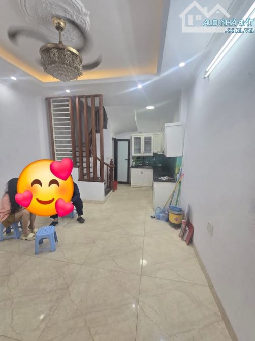 Bán nhà 31mx 5 tầng ngõ 209 Đội Cấn, 3 ngủ, ảnh thật