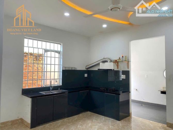BÁN NHÀ MẶT TIỀN KINH DOANH ĐƯỢC KHU TÂN PHONG   Chỉ dọn vào ở. Đối diện trường học, thuận