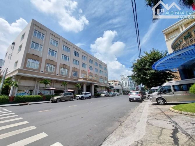 Bán nhà Phường 4 Tân Bình, Hoàng Văn Thụ, 70m, Ngang 5m, 4 Tầng, 11 tỷ hơn