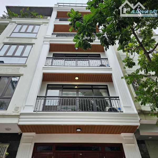 MẶT PHỐ VIP LĨNH NAM DT55Mx5T-KINH DOANH - THANG MÁY-GIÁ 18.9 TỶ