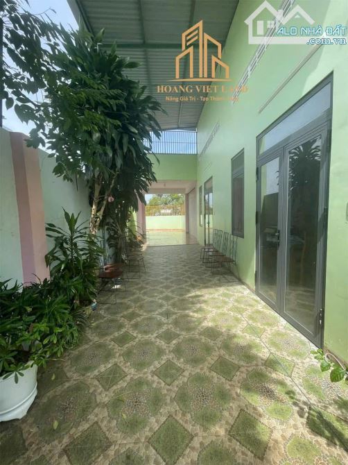 CẦN BÁN 1.200m2 ĐẤT NGAY TRUNG TÂM THÀNH PHỐ GIÁ 9,8 TỶ  Diện tích:1200m2 thổ cư: 100m