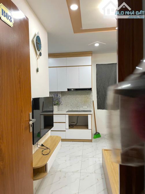 Chính chủ cho thuê studio ccmn Đống đa thoáng sáng, sạch sẽ, thang máy, mới đẹp