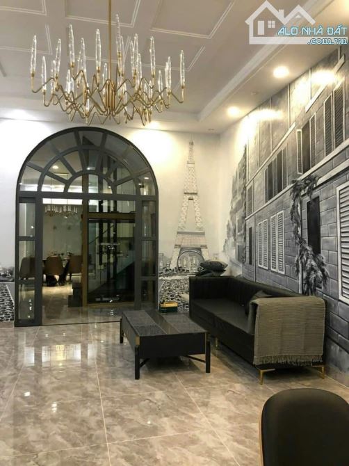 BÁN NHÀ MẶT ĐƯỜNG NGÔ QUYỀN. NHÀ MỚI HIỆN ĐẠI CÓ THANG MÁY. GIÁ: 17,5 TỶ