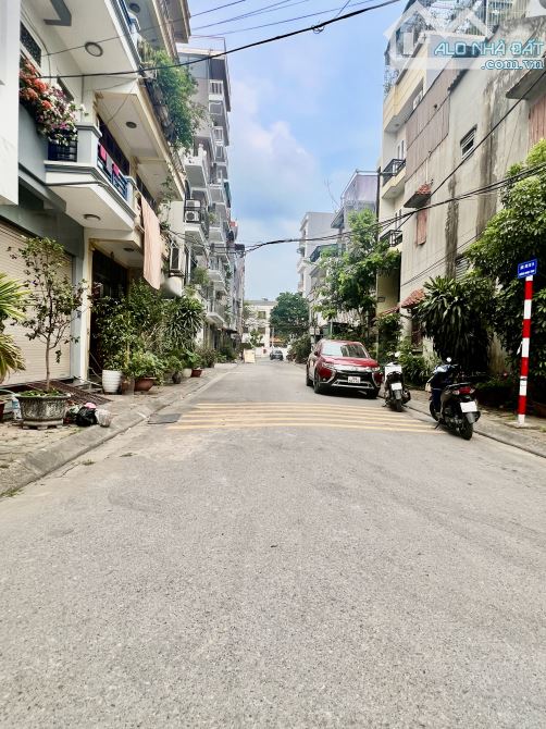 Bán nhà phân lô Ngọc Thuỵ 4 tầng 55m vỉa hè, kinh doanh giá hơn 15 tỷ