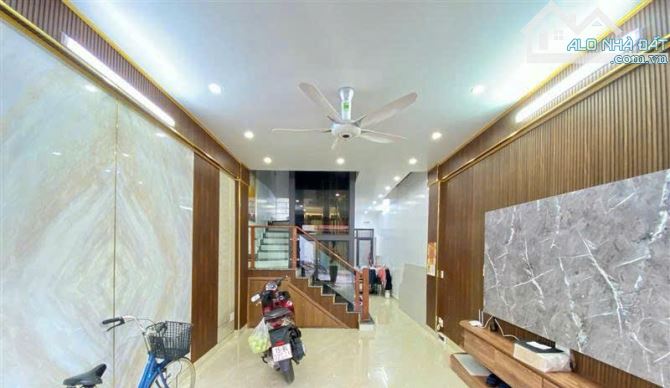 Bán nhà có thang máy cực đẹp trong ngõ 254 Văn Cao, Đằng Giang, Ngô Quyền, Hải Phòng