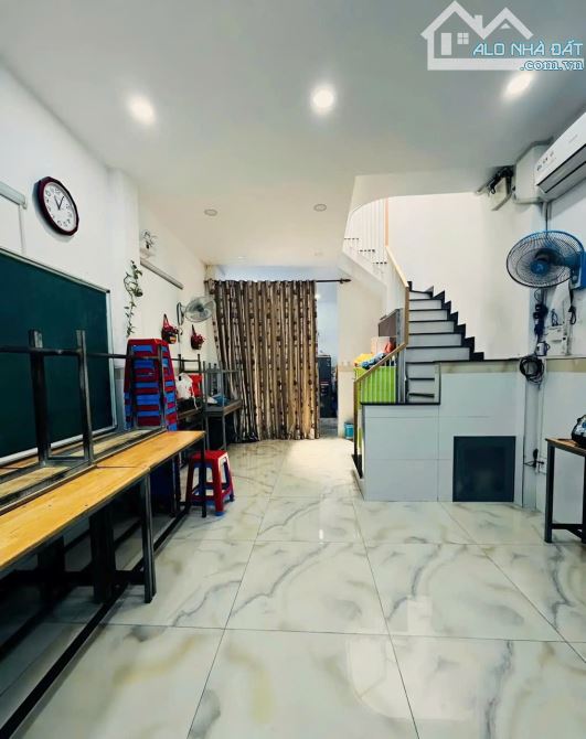 Nhà Đẹp Gần Chợ Gò xoài- Tân Kỳ Tân Quý- Đường 5m- 44M2(4x11)- Chỉ 4TY hơn xíu
