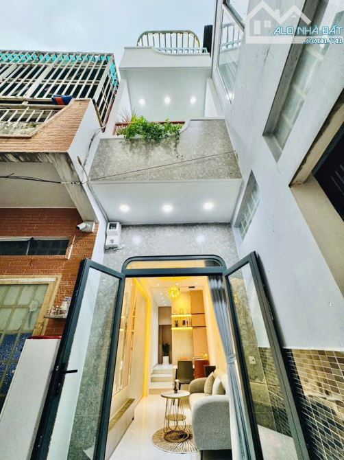 KẾ BÊN QUẬN 1, CHỈ 3TY28 ĐIỆN BIÊN PHỦ, PHƯỜNG 2 BÌNH THẠNH