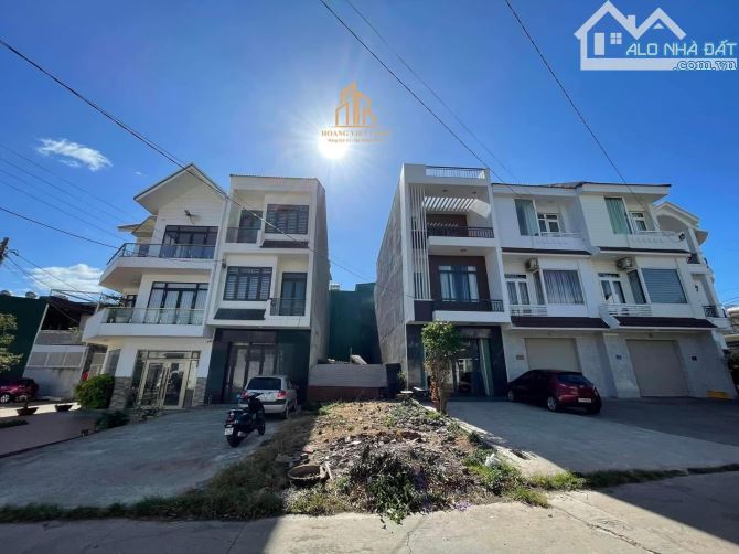 BÁN 1 LÔ DUY NHẤT HẺM 102 NGUYỄN TẤT THÀNH (KHU THƯƠNG MẠI ĐOÀN KẾT). GIÁ: 4,5 TỶ